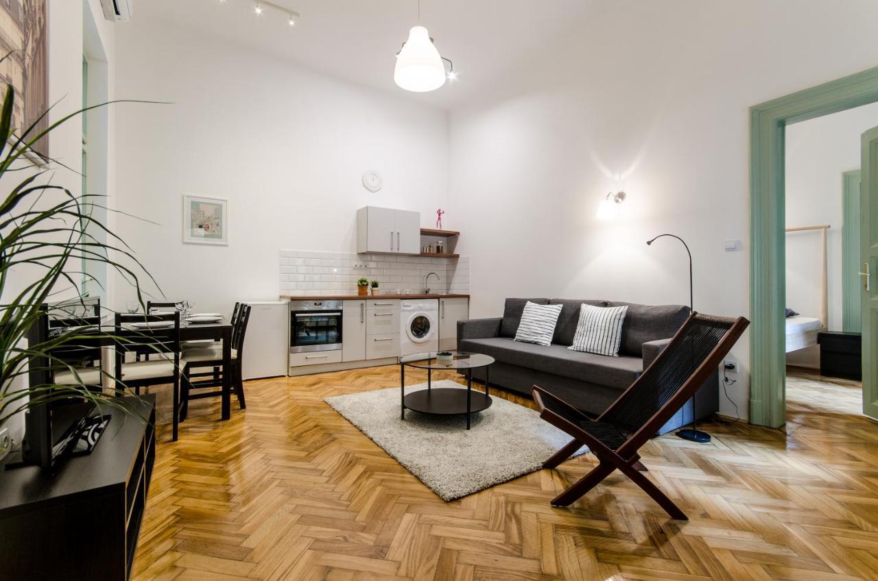 B63 2 Bedroom Apartment In Heart Of City Budapest Exterior foto